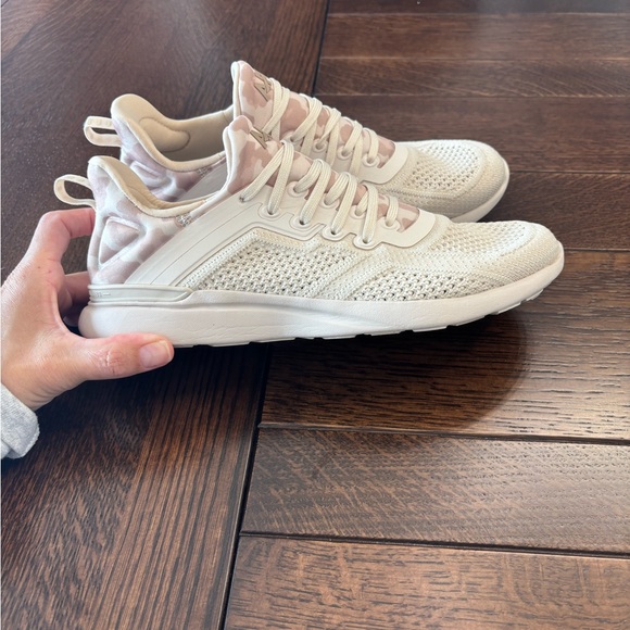 APL Women's Cream and Tan Sneakers - Picture 3 of 6